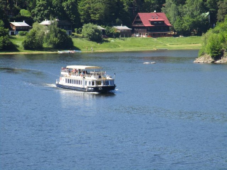 Stausee Vranov Ausflugsboot  Farárka