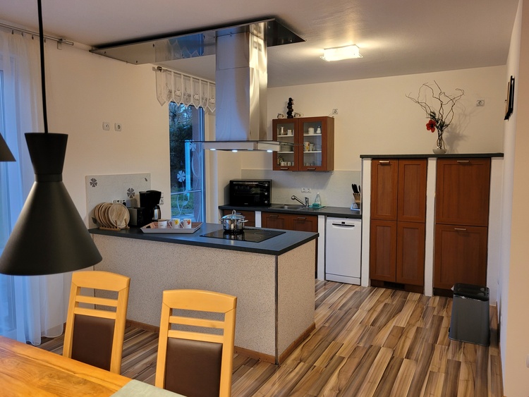 Offene Küche mit Kochinsel