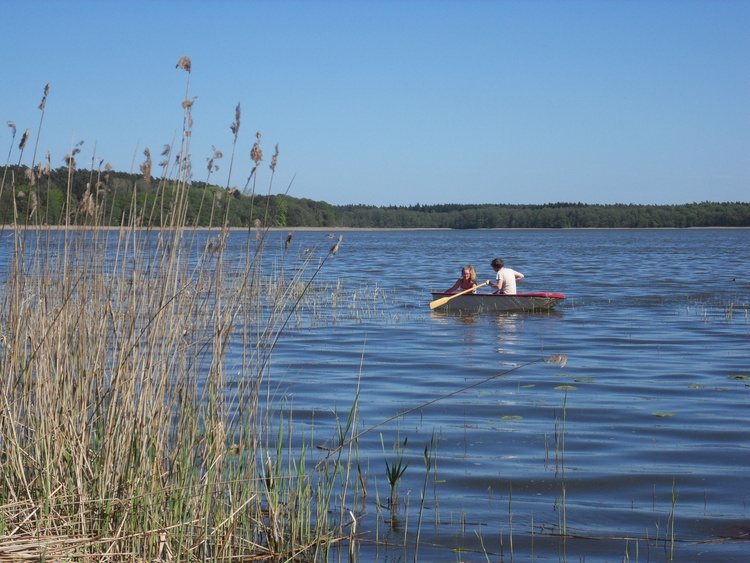 mit dem Boot auf dem See