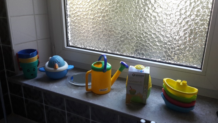 Wannenbad mit Fenster