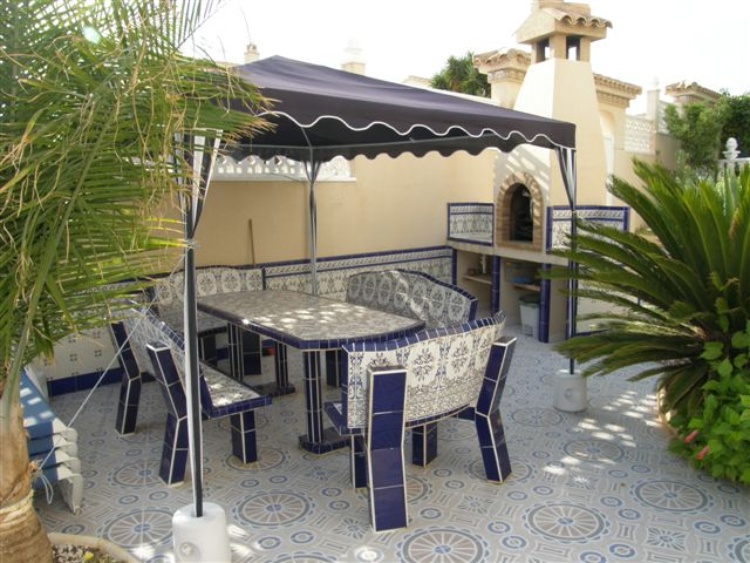 Grillplatz mit Sitzecke aussen