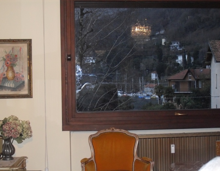 Wohnzimmer (30 mq) mit 1 Sofabett (2 Personen)