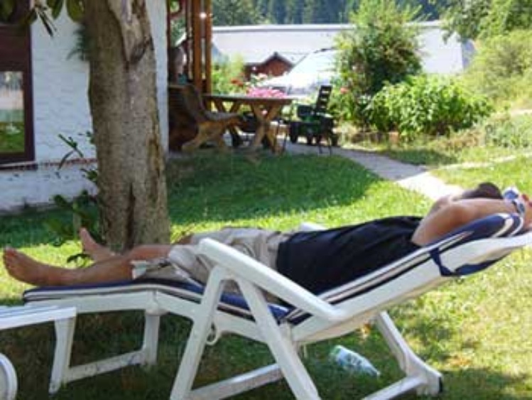 Hier haben Sie Ihre Ruhe - ganz entspannt im Liegestuhl