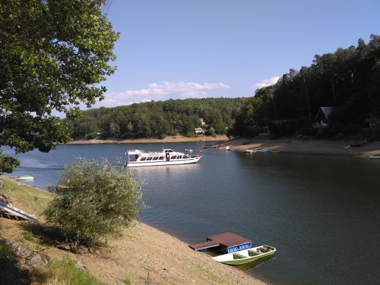 Stausee Vranov Ausflugsboot  Farárka