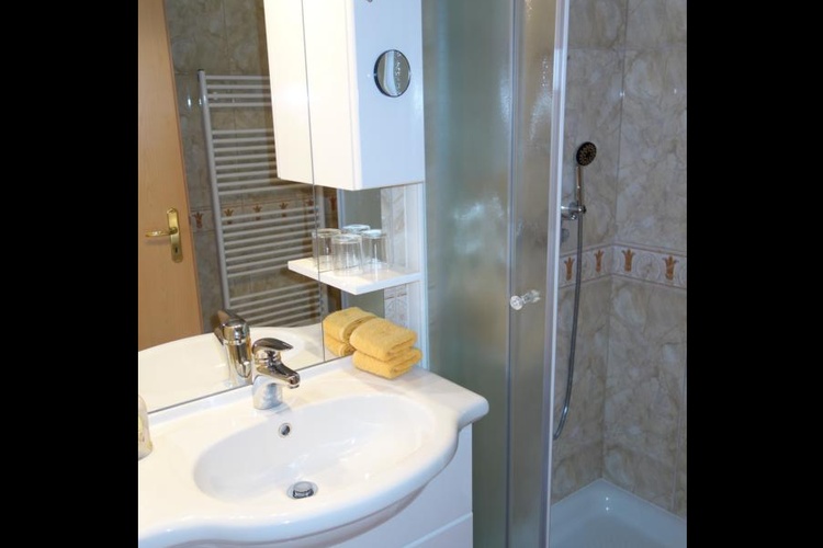 Studio shower pr'Skminc