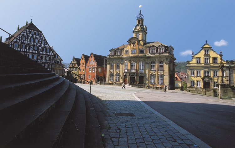 Schwäbisch Hall mit der bekannten Freilichttreppe
