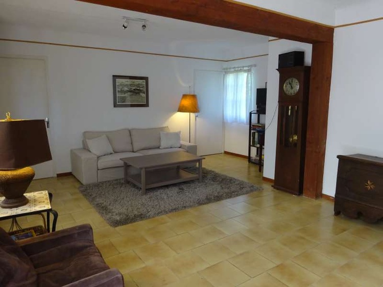 Wohnzimmer mit Kamin