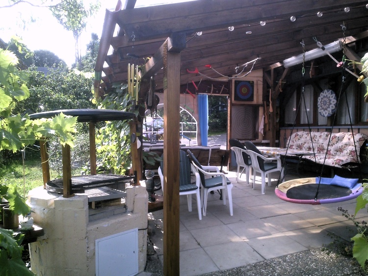 Pergola überdacht mit Grill