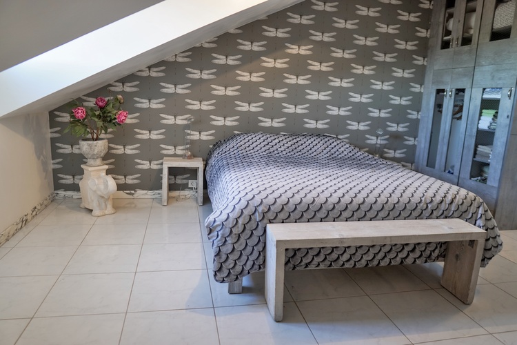 Mt Lavinia-Zimmer mit einem 1,60 x 2,00 m großen Bett und angrenzendem Bad