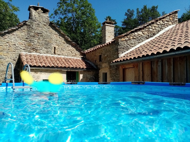 Westterrasse mit Pool (4,20 m Durchmesse)