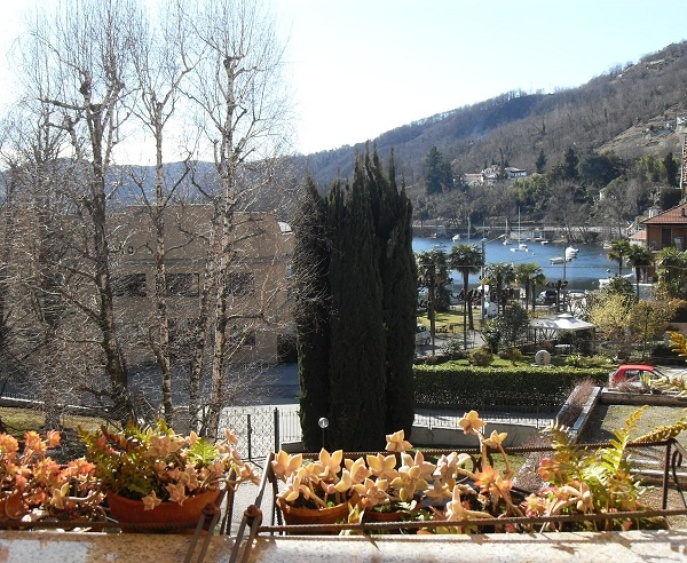 Lesa_il porticciolo: große Terrasse (16 mq) mit Seeblick