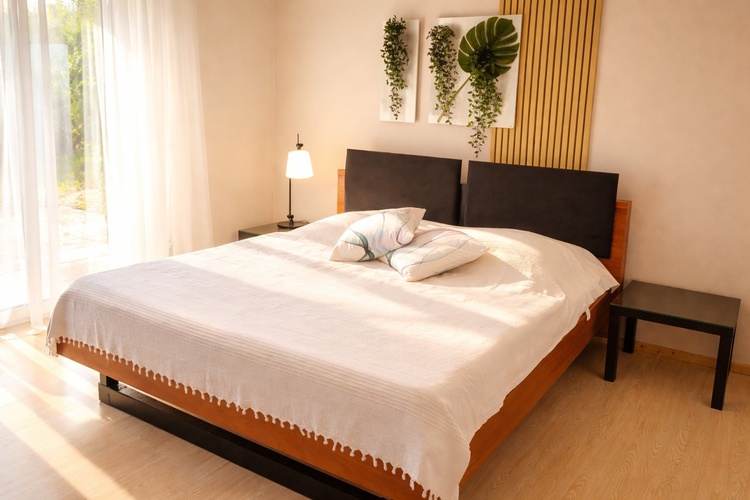Modernes Schlafzimmer mit Doppelbett Modernes Schlafzimmer mit Doppelbett